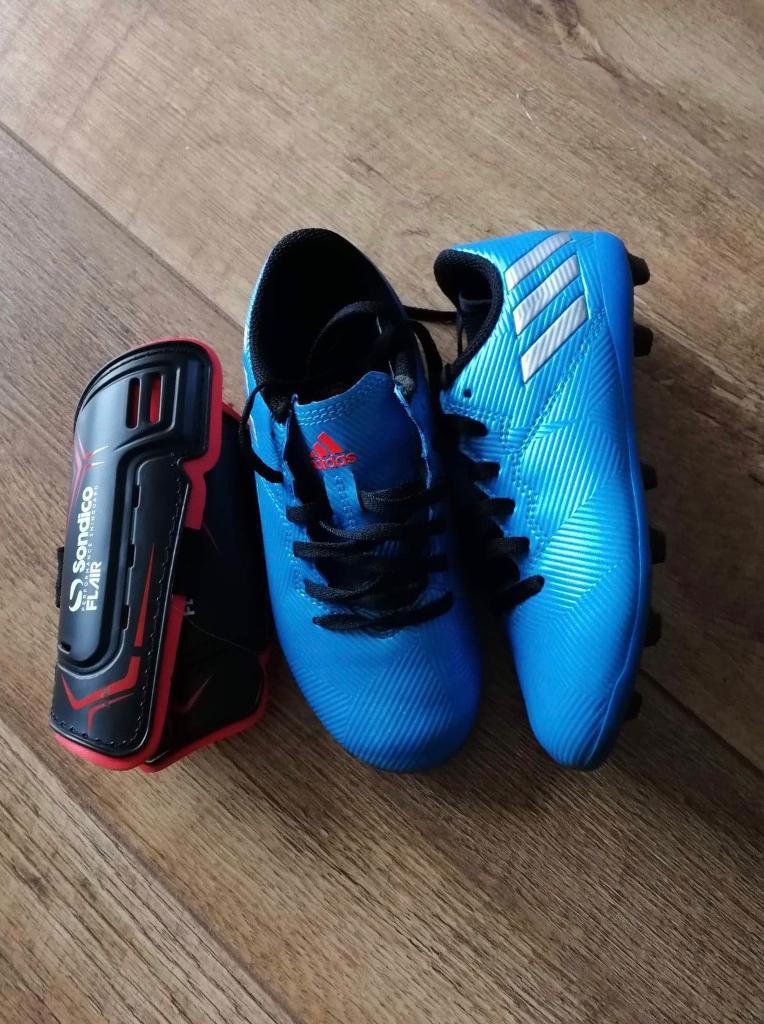 kids football boots size 12.5